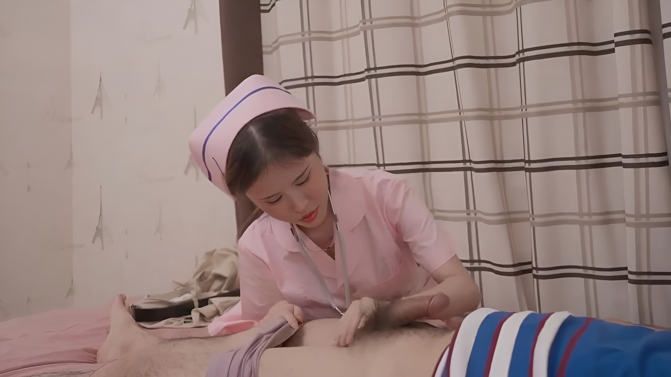 XK-8173 Home care service with a beautiful nurse